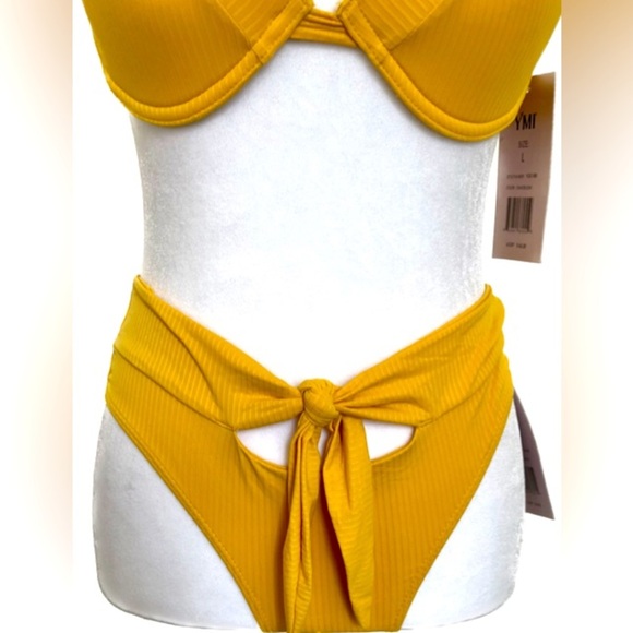 🤩NEW BIKINI - YMI underwire bra bikini top and cheeky bottom & ribbed - Picture 3 of 11